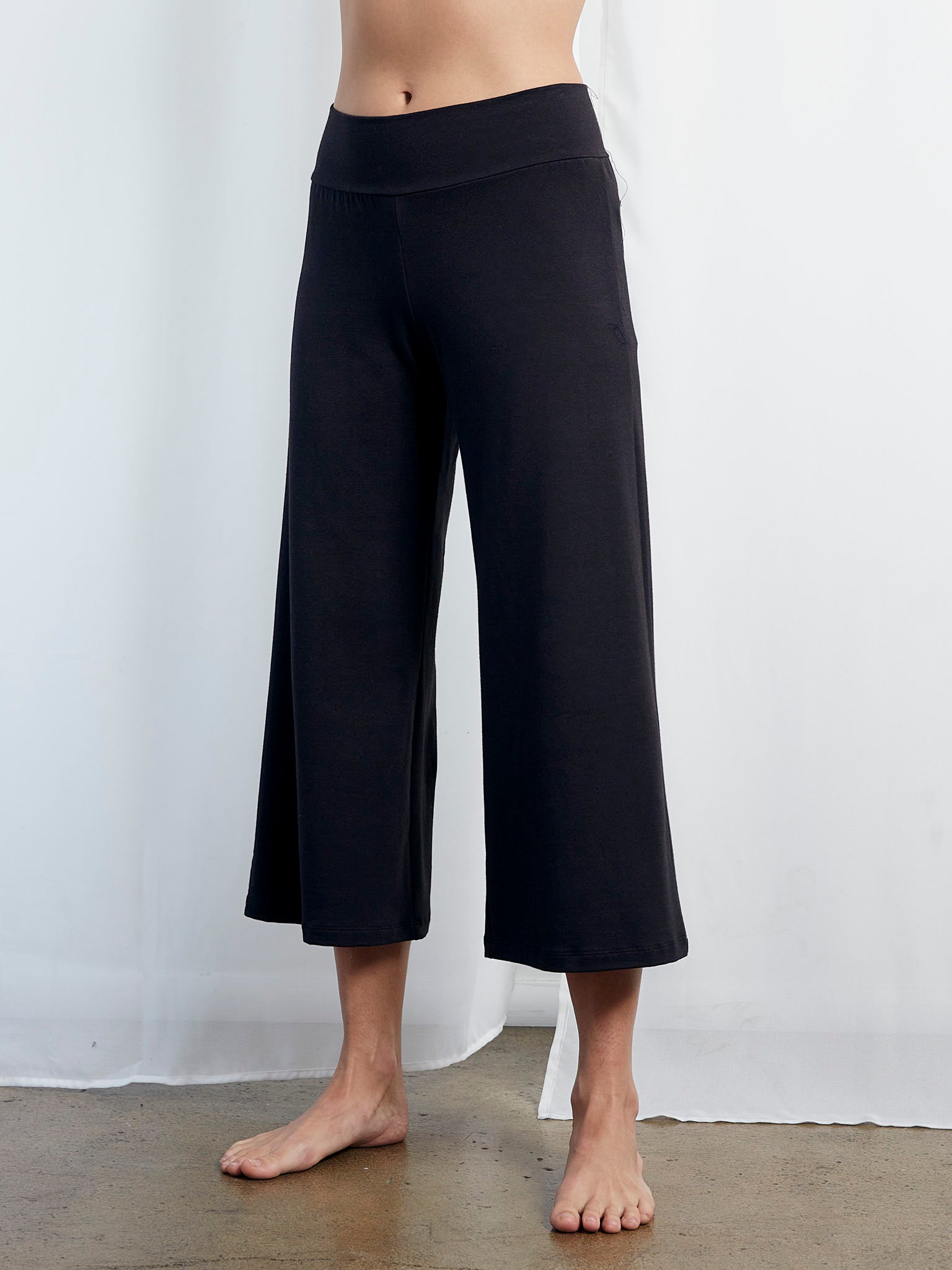 Cropped Wide Leg Pant