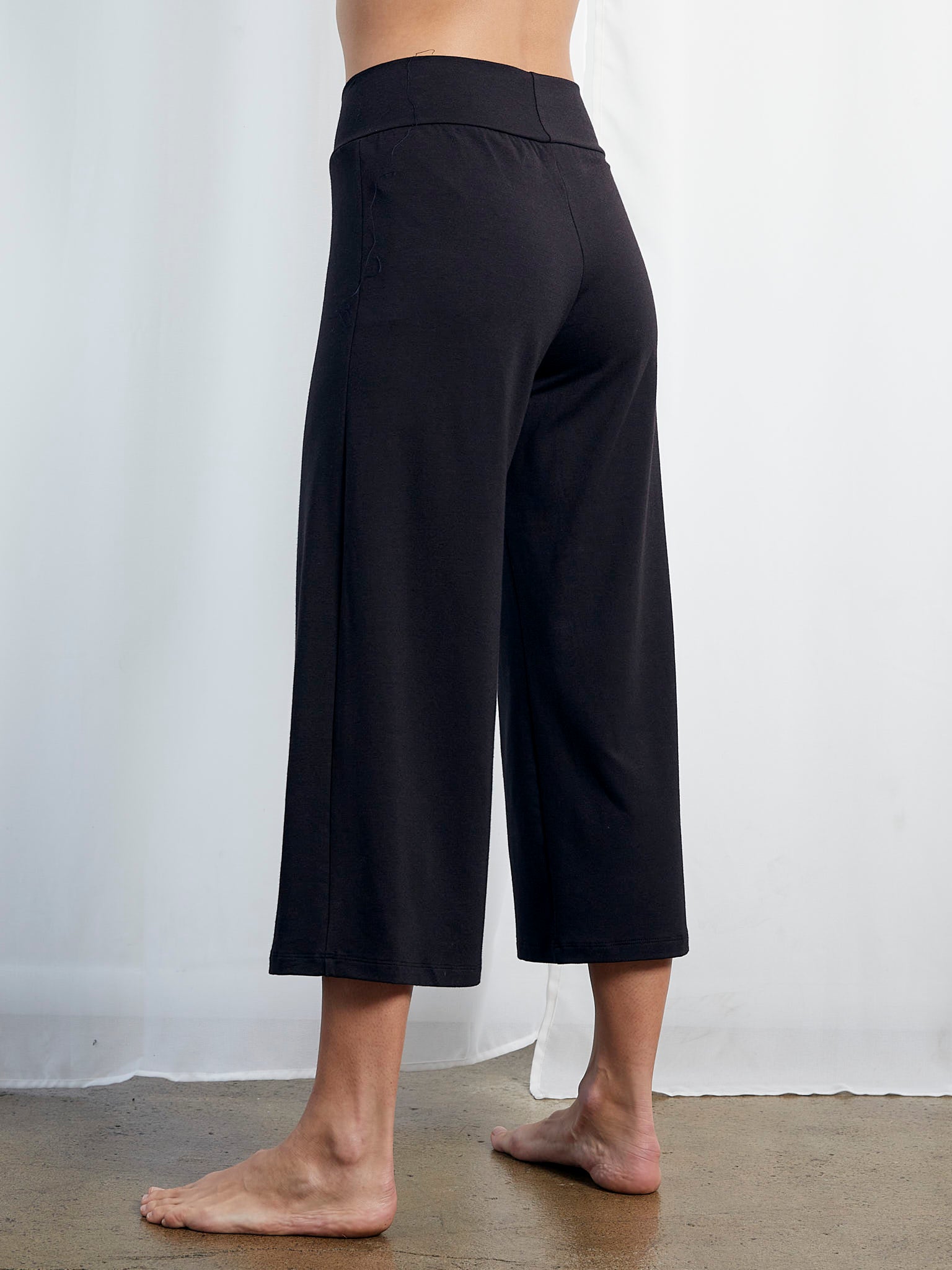 Cropped Wide Leg Pant